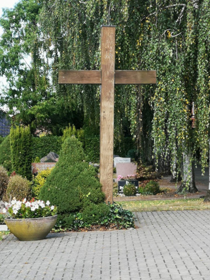 Friedhofskreuz Friedhofskreuz im Zentrum
